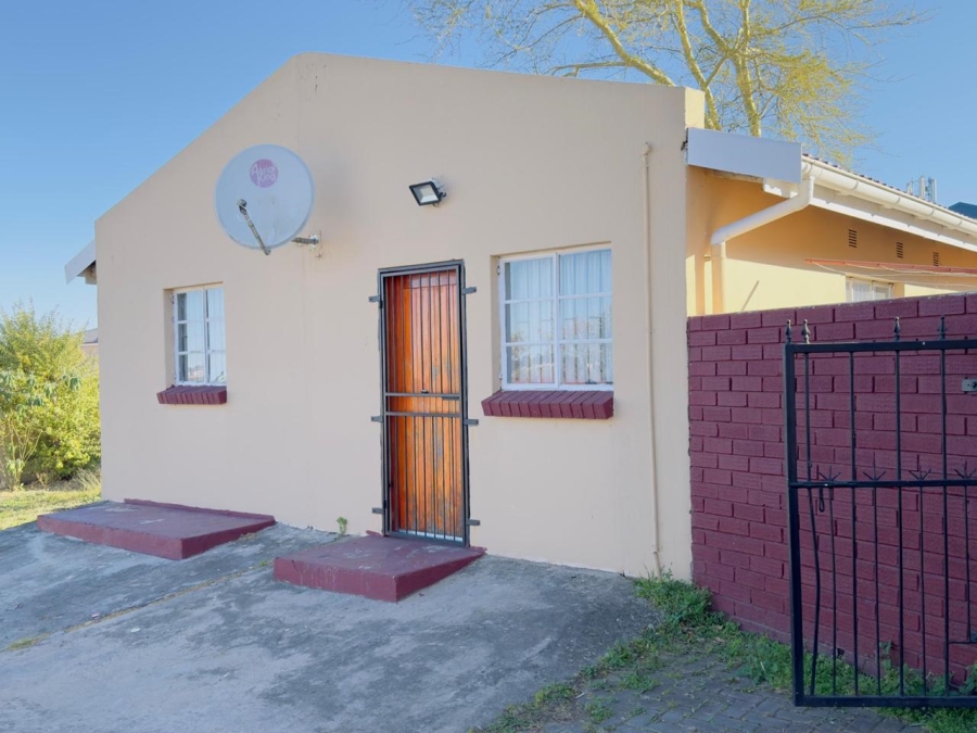 6 Bedroom Property for Sale in Southernwood Eastern Cape